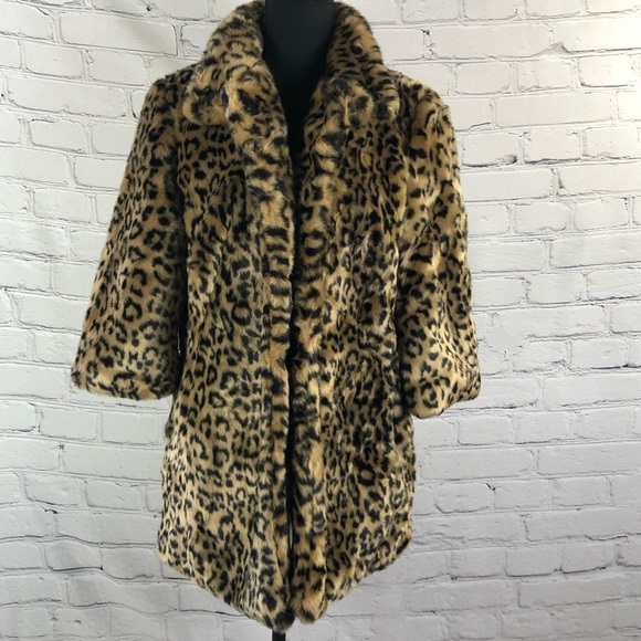 FOREVER 21 FAUX FUR 3/4 Sleeve Cheetah Coat. SIZE(S) - Picture 4 of 17